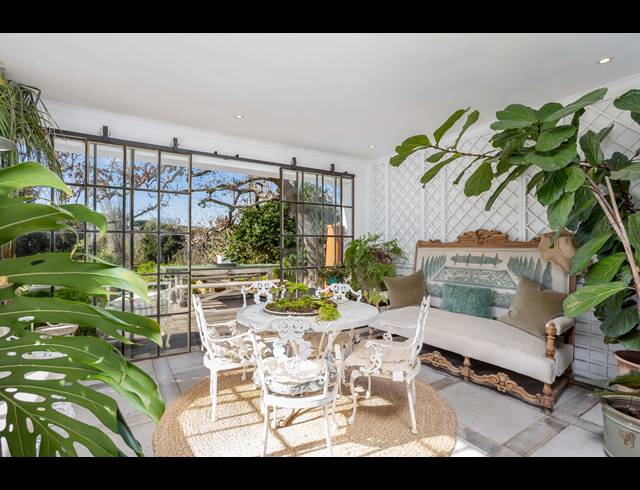4 BEDROOM FREEHOLD TO LET IN CONSTANTIA